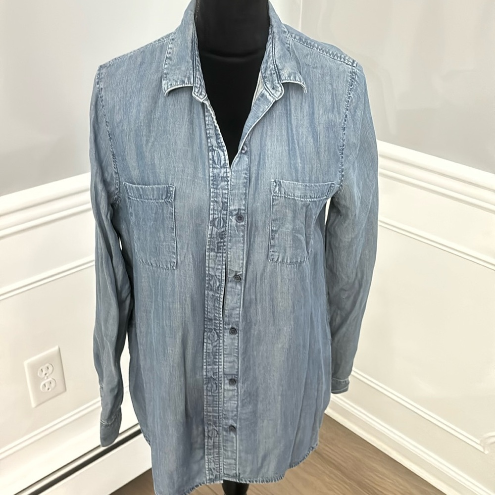 Banana Republic Boyfriend Fit Jean Button Down Size M